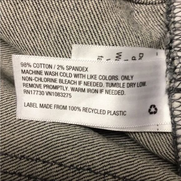 Universal Thread Women’s High-Rise Vintage Distressed Straight Jeans, size 10 - Picture 10 of 11